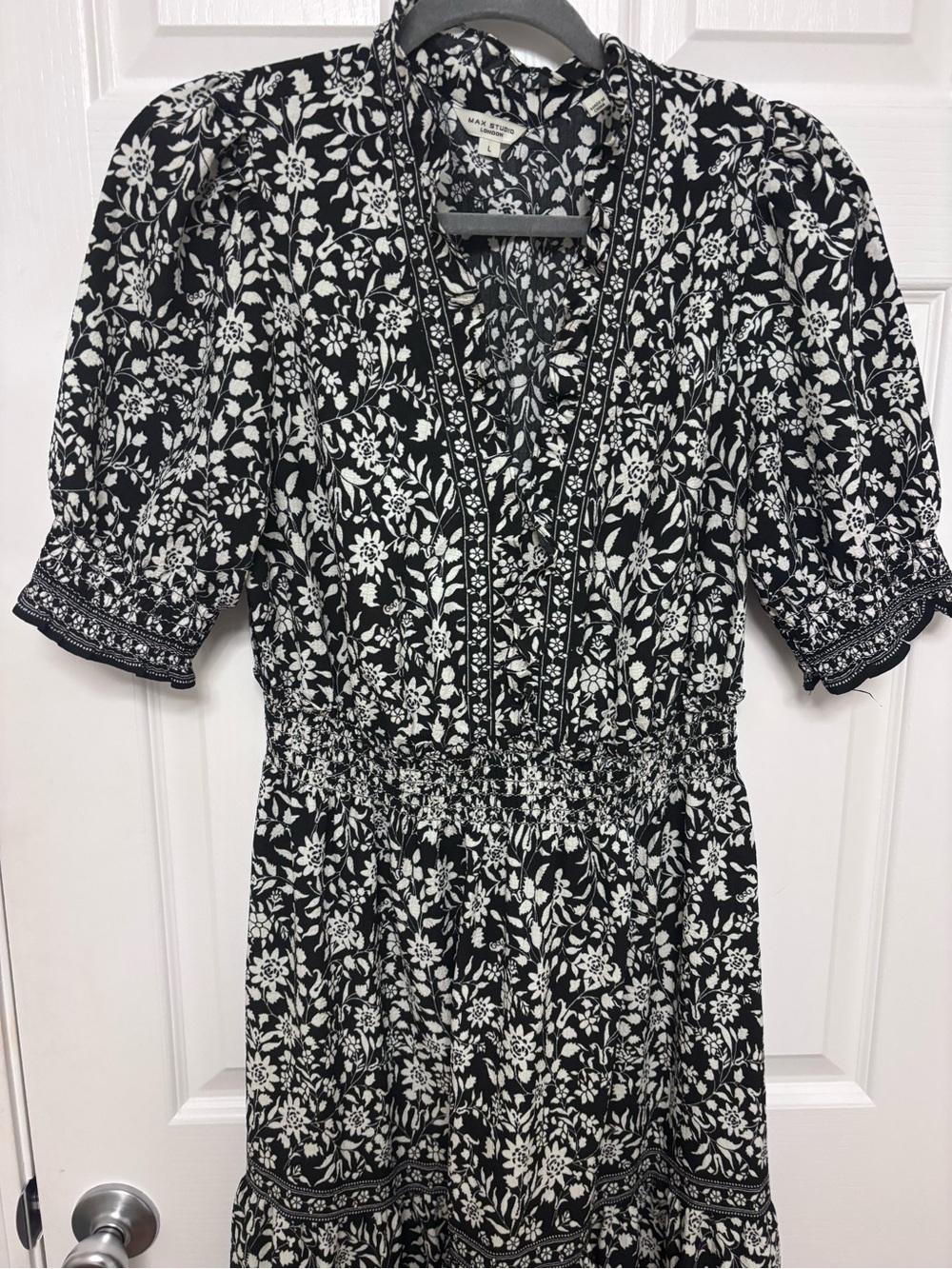 Max Studio Black & White Floral Smocked Maxi Dress - Picture 5 of 15